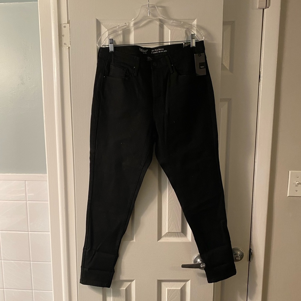 NWT Black High Rise Skinny Jeans 16